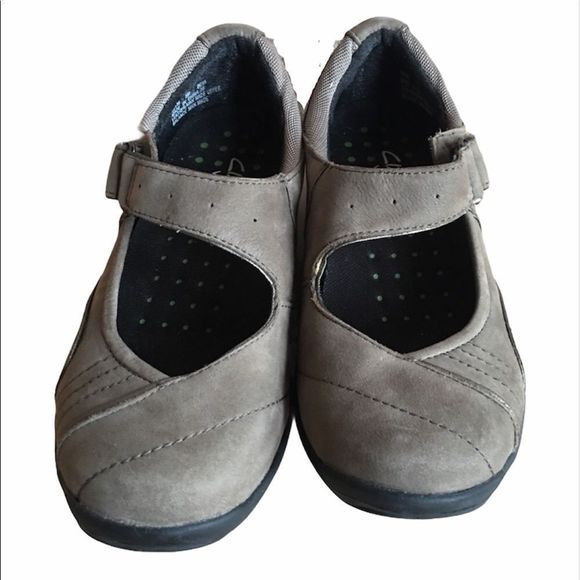 Clark’s Wave Mary Jane Shoes - Picture 1 of 8